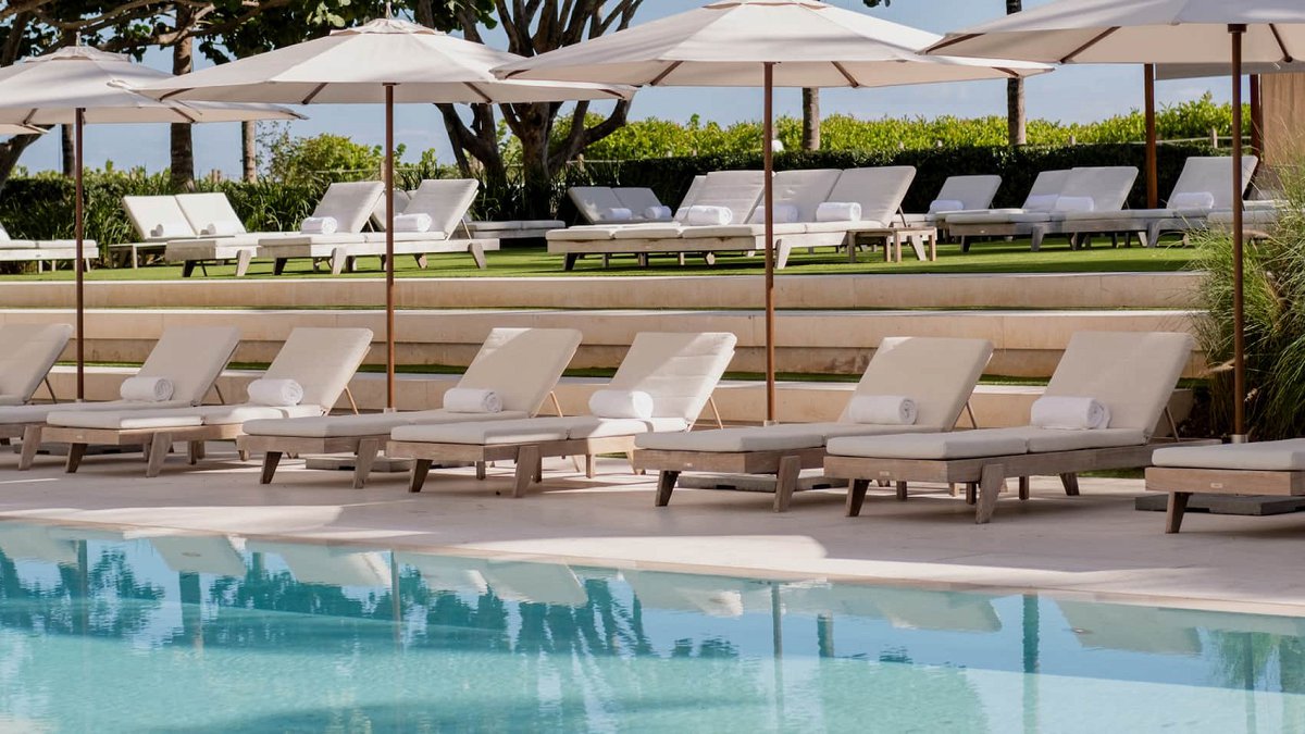 Four Seasons Hotel at The Surf Club - Photo 5