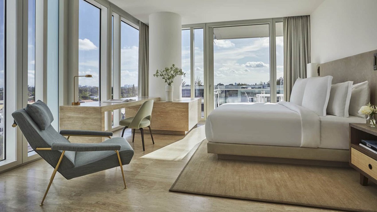 Four Seasons Hotel at The Surf Club - Photo 4