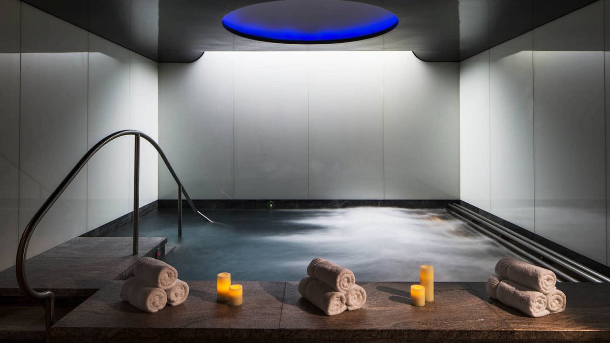 Four Seasons Hotel London at Park Lane - Photo 7