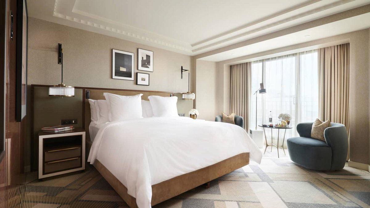 Four Seasons Hotel London at Park Lane - Photo 3