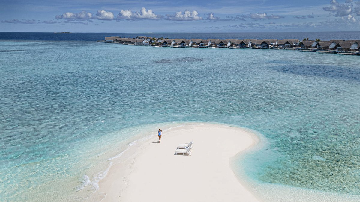 Four Seasons Resort Maldives at Landaa Giraavaru - Photo 4
