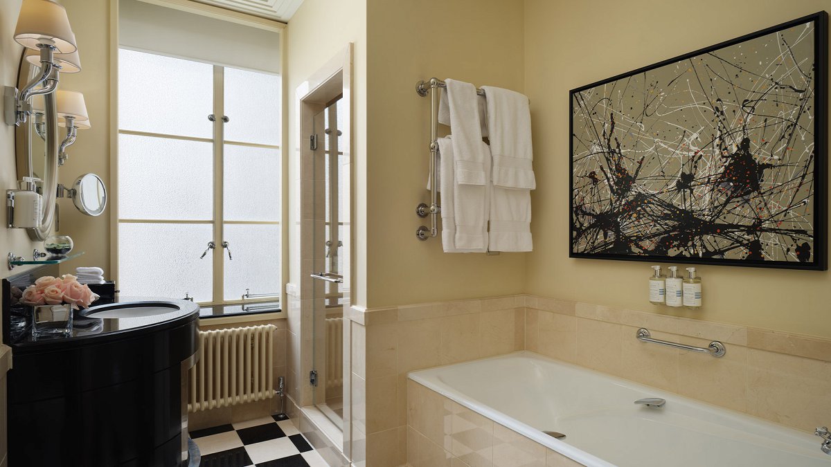 The Savoy - Photo 5