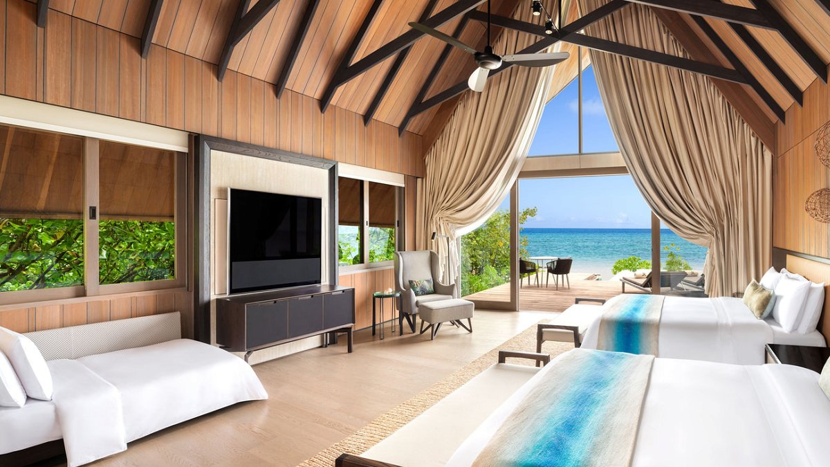 The St. Regis Maldives Vommuli Resort - Photo 3