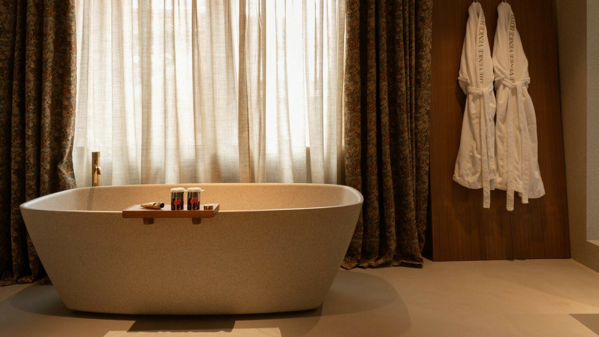 The Venice Venice Hotel - Photo 4