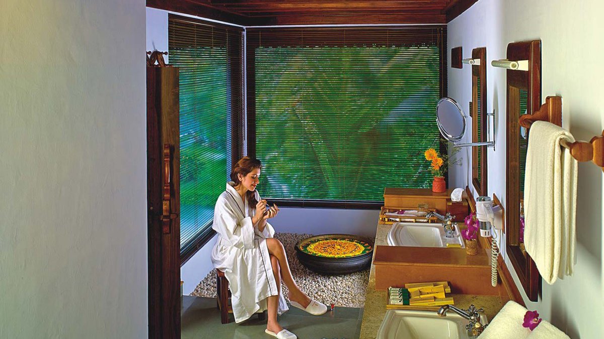 Kumarakom Lake Resort - Photo 8